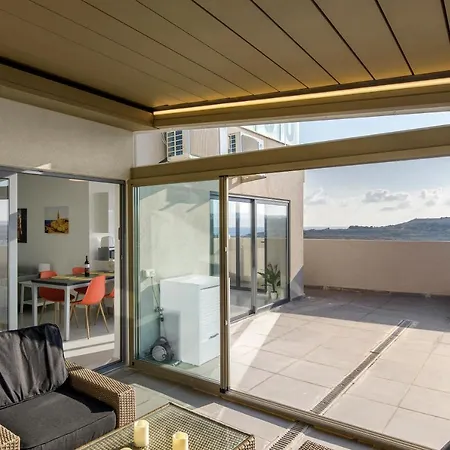 Modern 2 Bedroom Penthouse With Huge Terrace And Sea Views - 2 Mins From Sea - Qawra *