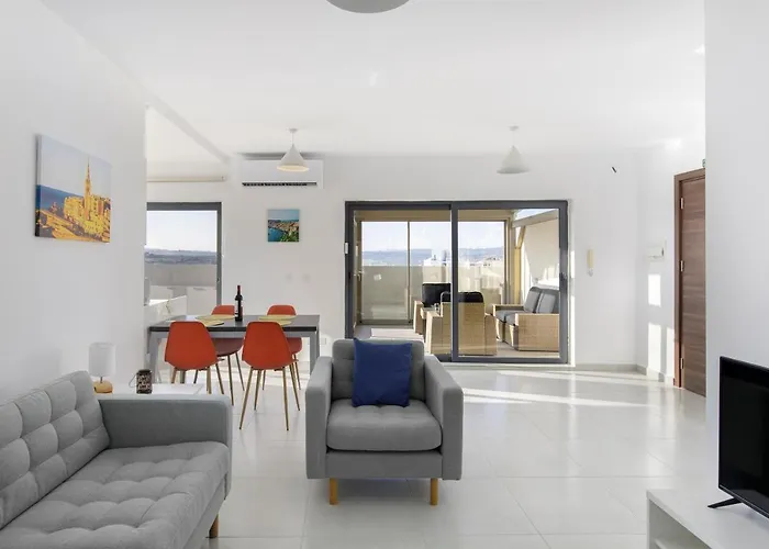 Modern 2 Bedroom Penthouse With Huge Terrace And Sea Views - 2 Mins From Sea - Qawra Appartement San Pawl il-Baħar