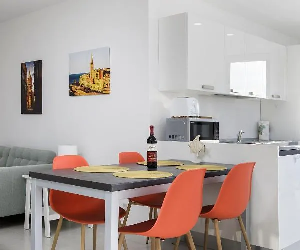 Modern 2 Bedroom Penthouse With Huge Terrace And Sea Views - 2 Mins From Sea - Qawra Appartement San Pawl il-Baħar