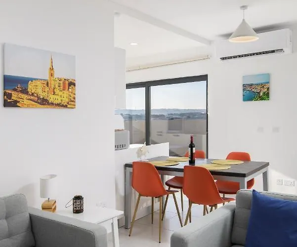 Modern 2 Bedroom Penthouse With Huge Terrace And Sea Views - 2 Mins From Sea - Qawra *