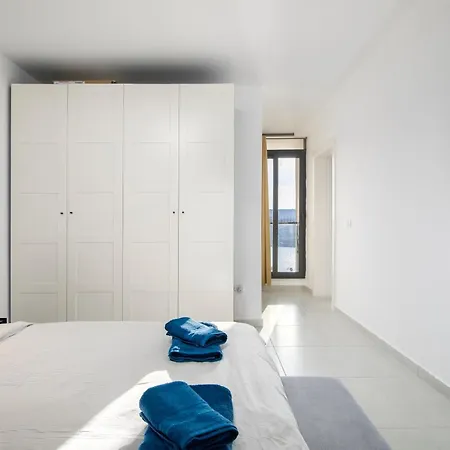 شقة Modern 2 Bedroom Penthouse With Huge Terrace And Sea Views - 2 Mins From Sea - Qawra خليج سانت بول