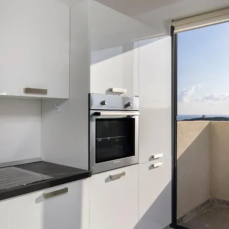 Modern 2 Bedroom Penthouse With Huge Terrace And Sea Views - 2 Mins From Sea - Qawra Apartman San Pawl il-Baħar