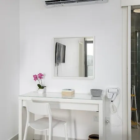 Modern 2 Bedroom Penthouse With Huge Terrace And Sea Views - 2 Mins From Sea - Qawra