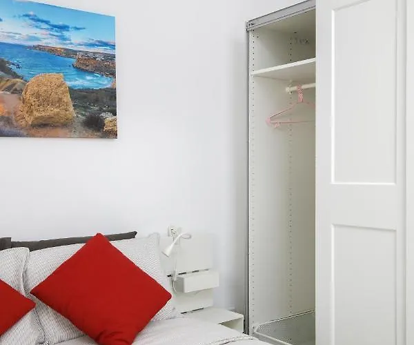 Modern 2 Bedroom Penthouse With Huge Terrace And Sea Views - 2 Mins From Sea - Qawra Appartement